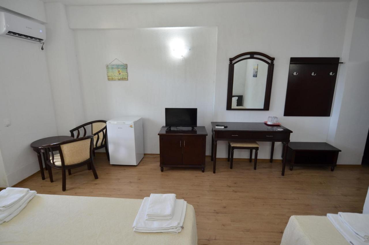 Perla BTT Hotel Costinesti Bagian luar foto