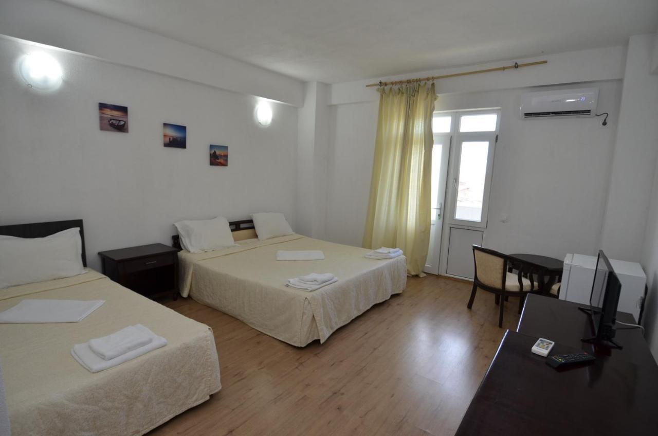 Perla BTT Hotel Costinesti Bagian luar foto