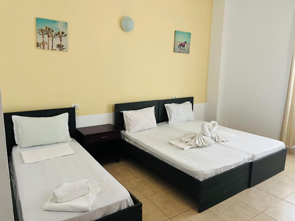 Perla BTT Hotel Costinesti Bagian luar foto