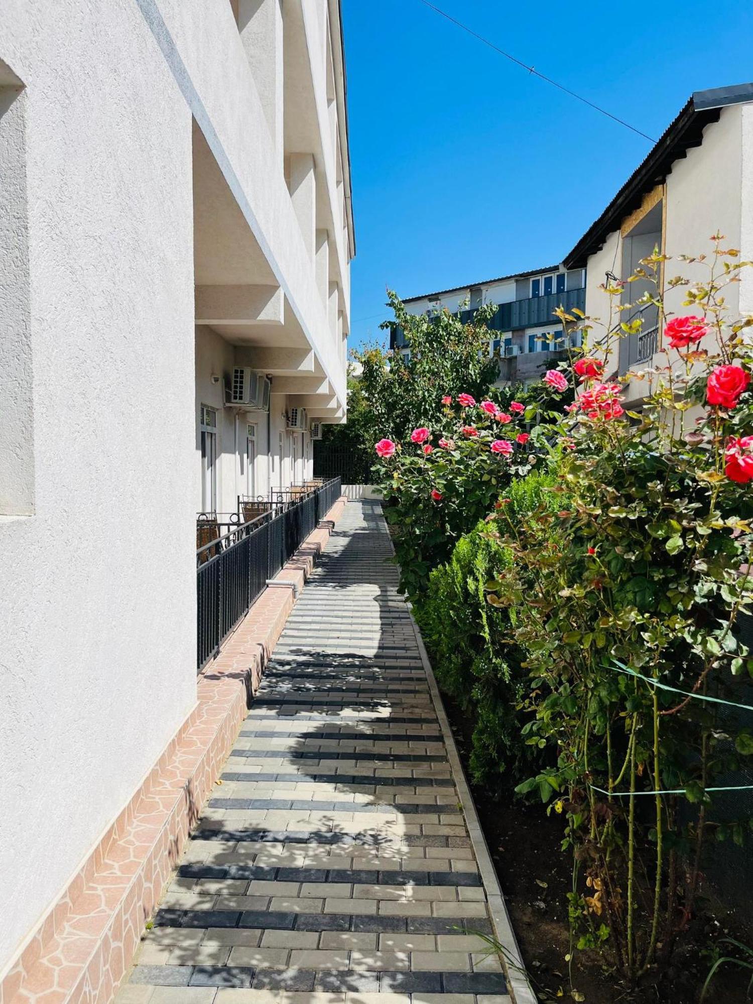 Perla BTT Hotel Costinesti Bagian luar foto